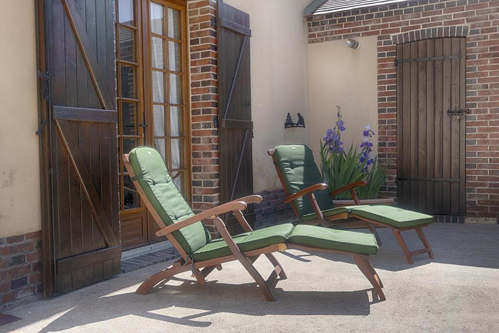 Bed and Breakfast Le Logis Du Regisseur Charny-Oree-de-Puisaye Exterior foto
