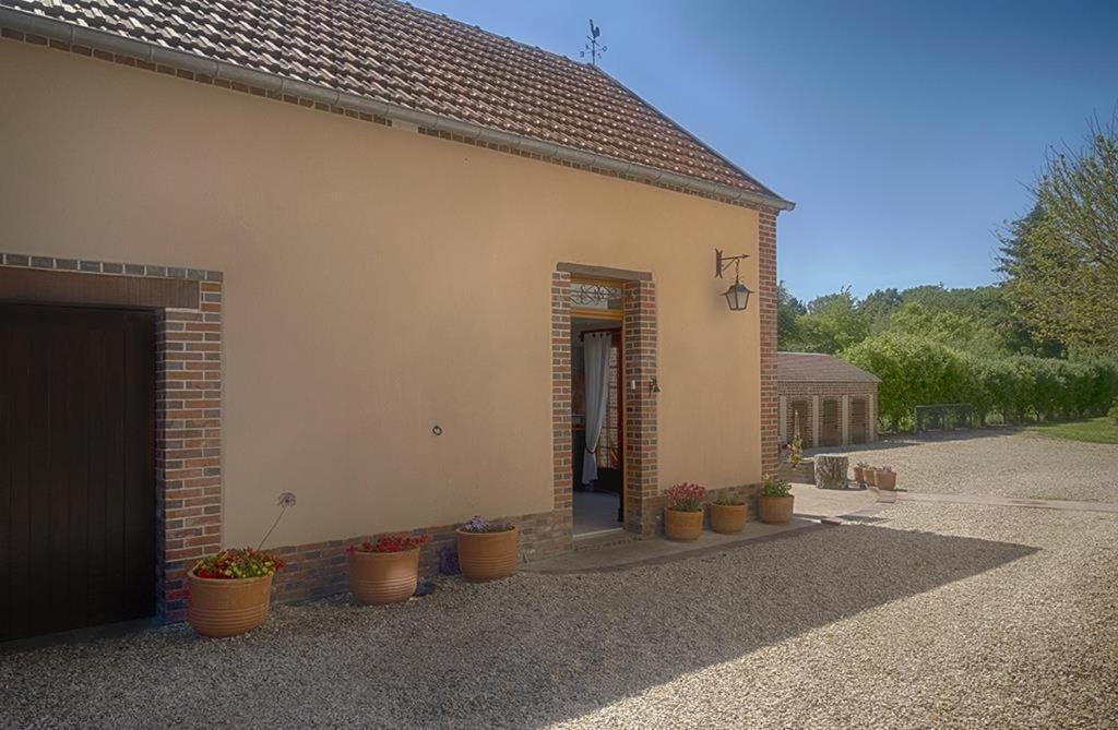 Bed and Breakfast Le Logis Du Regisseur Charny-Oree-de-Puisaye Exterior foto